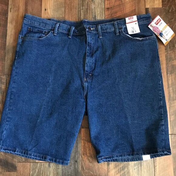 NEW Wrangler Men's Denim jean Shorts SZ 48 New with tags relaxed fit flex - Picture 1 of 6